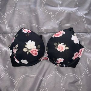 PINK Wear Everywhere Super Push-up Bra